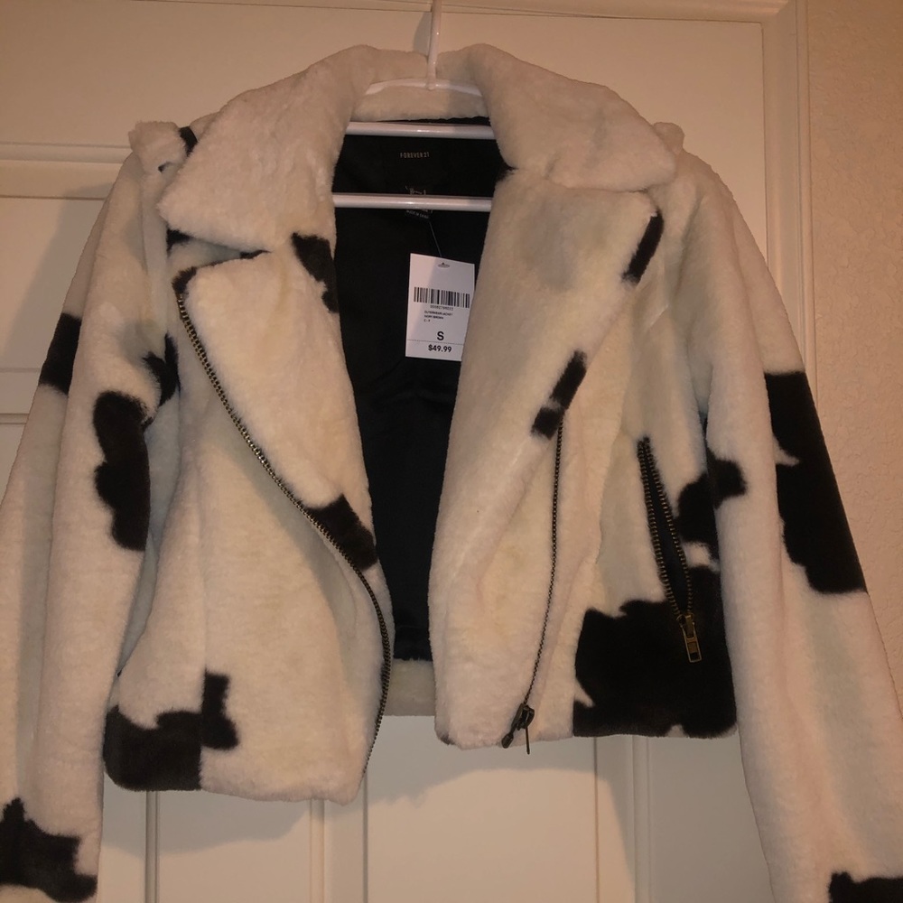 NWT Faux fur cow print bomber jacket w/zippers